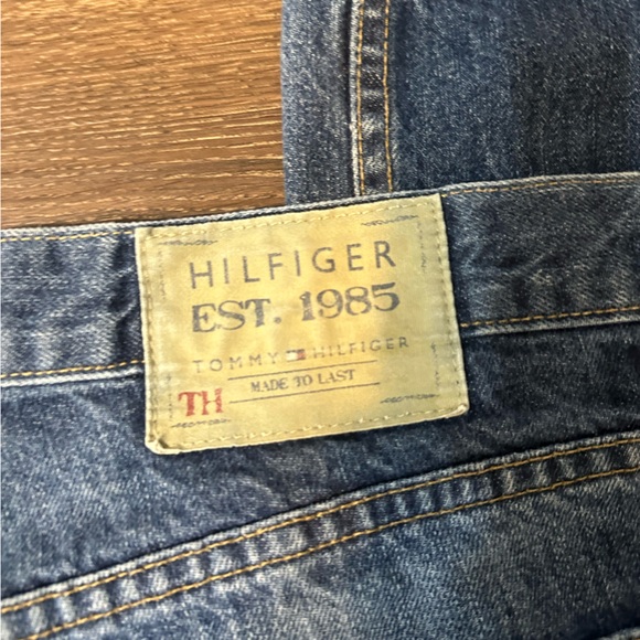 Vintage TOMMY HILFIGER Bootcut Jeans Men's
W33/L32 Fade Effect Whiskers Zip Fly - Picture 6 of 12